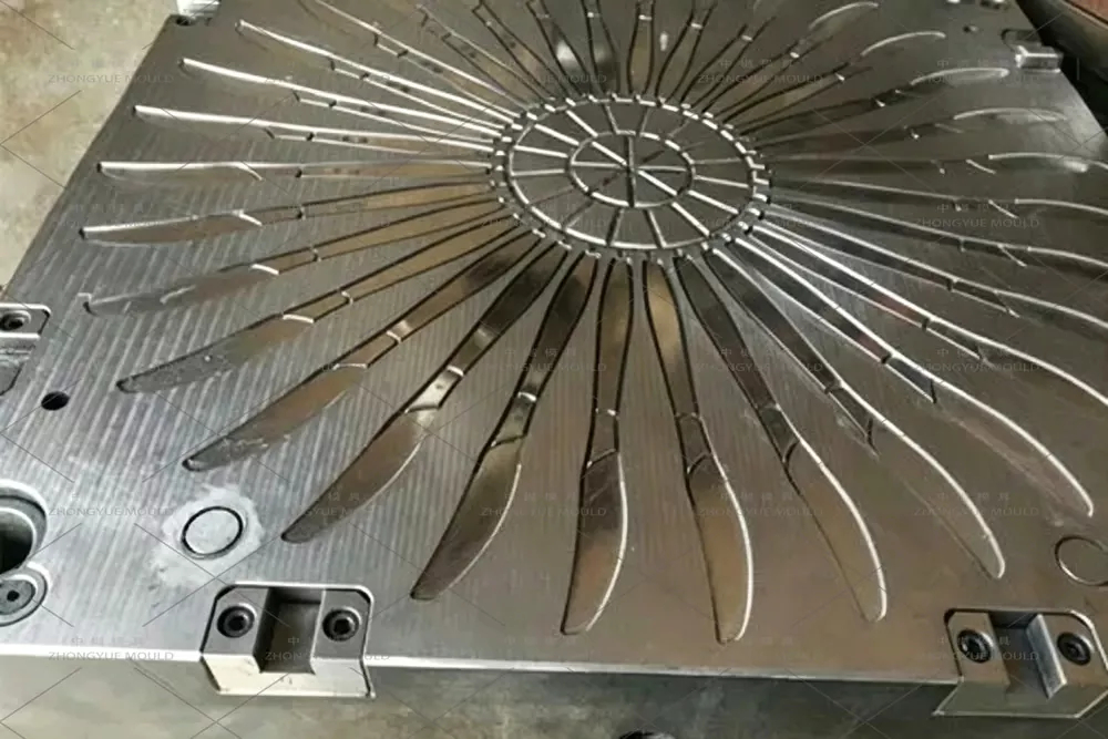Plastic Disposable Knife Mould