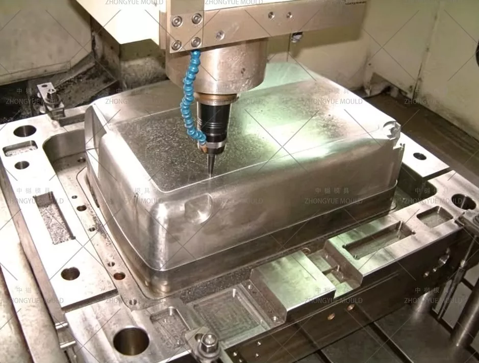 Plastic Luggage Mould