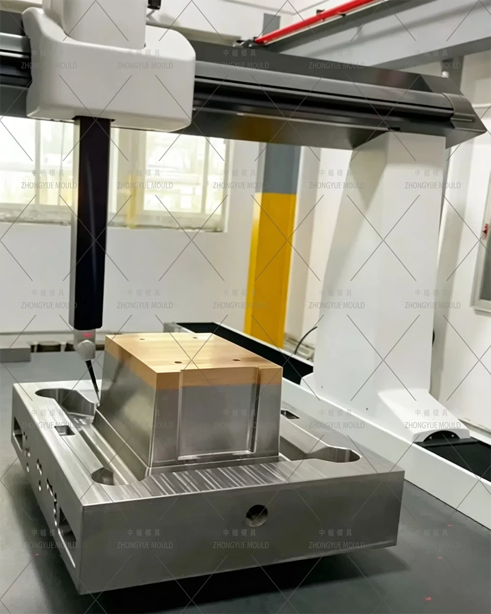 Plastic Fish Crate Mould