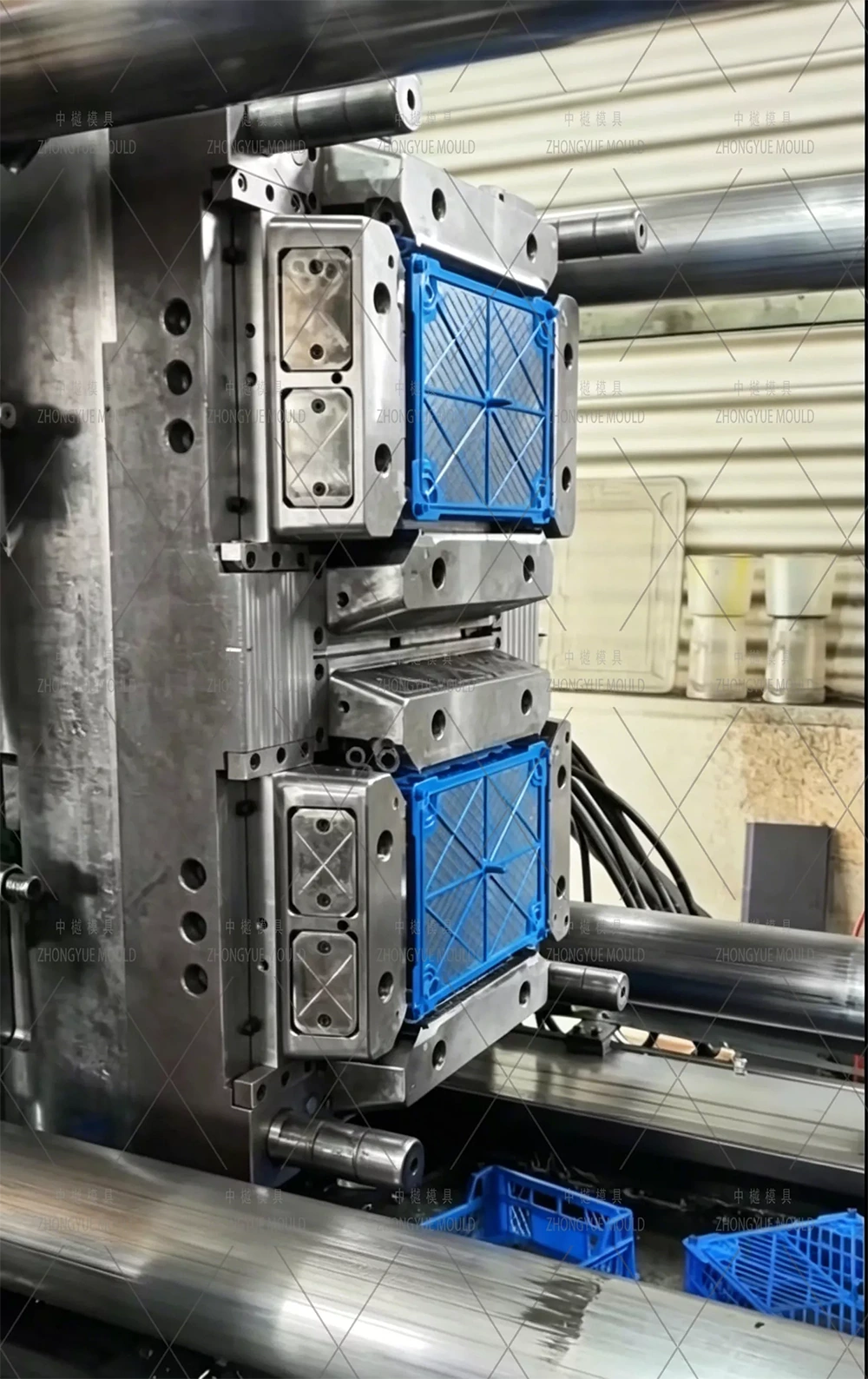 Plastic Multi-cavity Milk Crate Mould