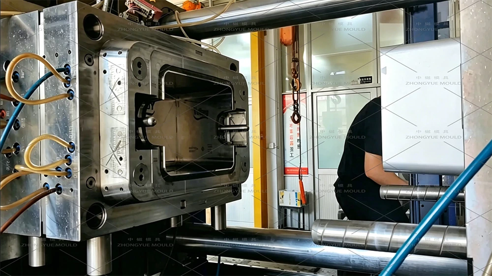 50L Storage Box Mould Trial