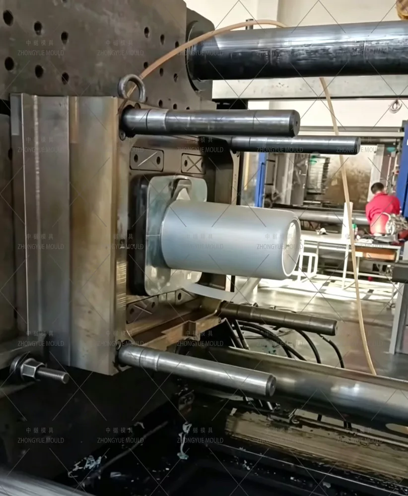 Plastic 5L Kettle With Lid Mould Trial
